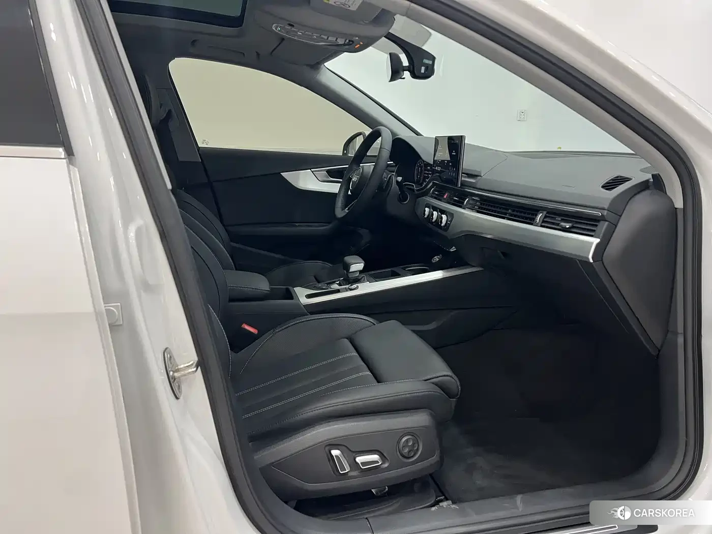Audi A4L id 4570595 из Китая 30