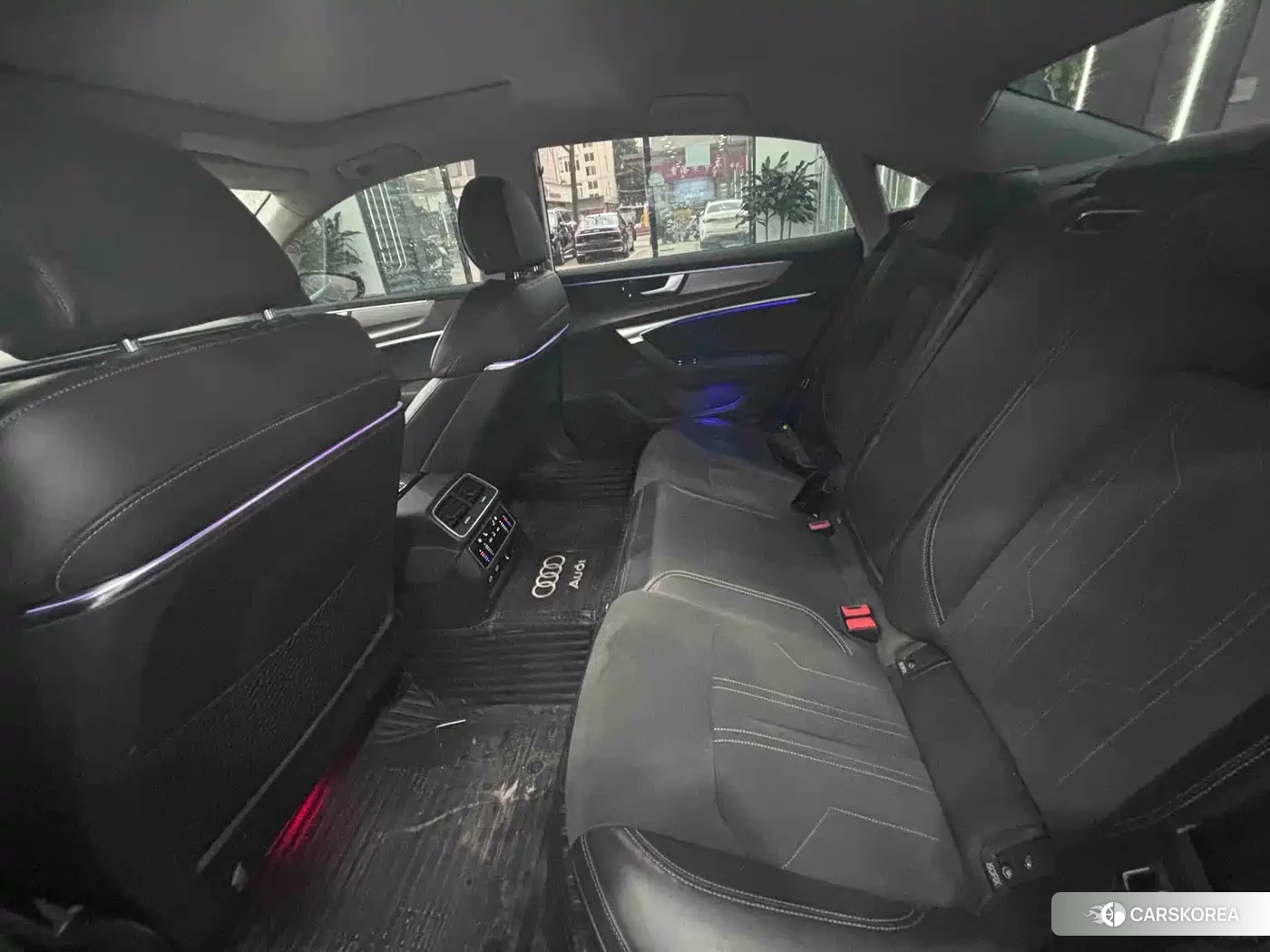 Audi A7L id 4539473 из Китая 9
