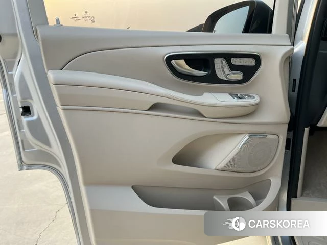 Mercedes-Benz V-class id 3889880 из Китая 17
