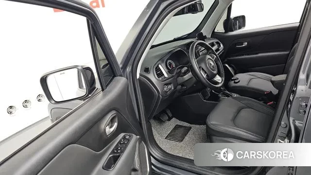 Jeep Renegade id 3538887 из Кореи 19