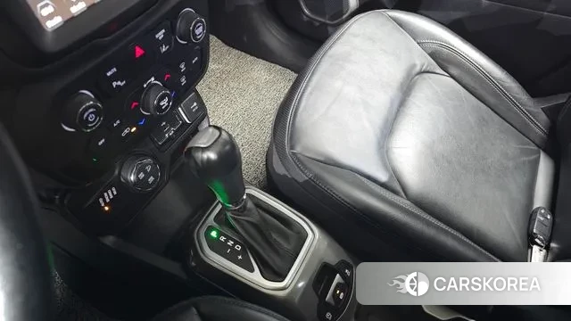 Jeep Renegade id 3248982 из Кореи 19