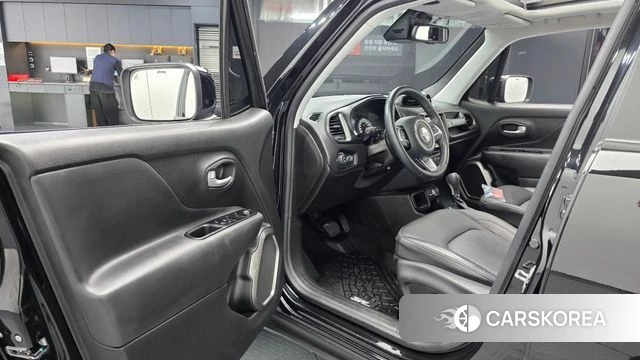 Jeep Renegade id 4381730 из Кореи 31