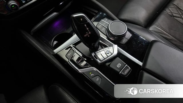 BMW 5 Series (G30) id 3795254 из Кореи 19