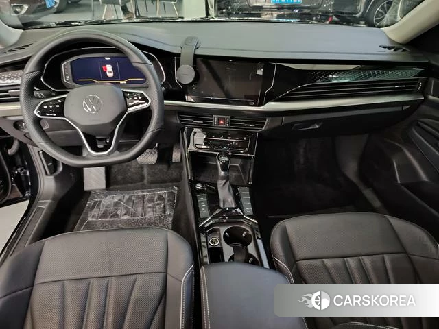 Volkswagen Passat id 4258755 из Китая 18