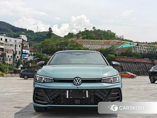 Volkswagen Passat id 4335949 из Китая 16