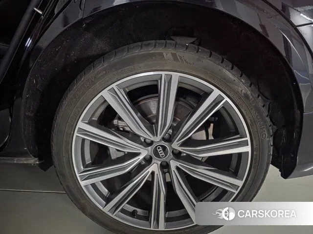 Audi Q8 (4M) id 3312308 из Кореи 13