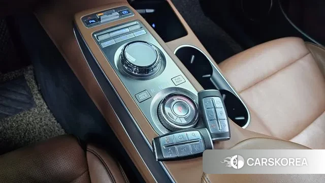 Genesis GV70 id 3592385 из Кореи 19