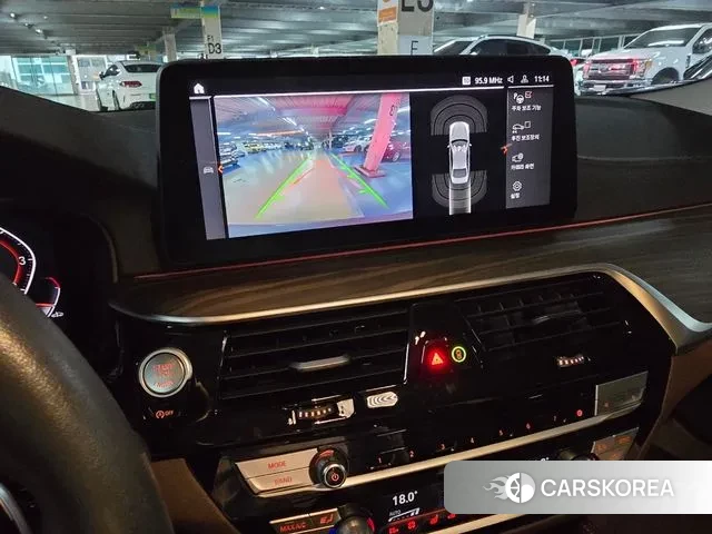 BMW 5 Series (G30) id 3043129 из Кореи 10