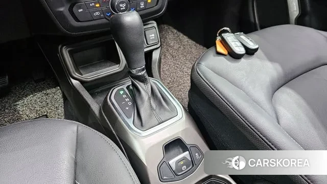 Jeep Renegade id 3666483 из Кореи 19