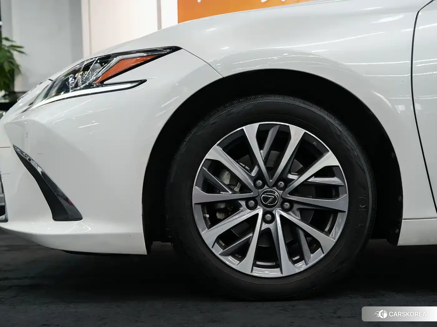 Lexus ES id 4539106 из Китая 28