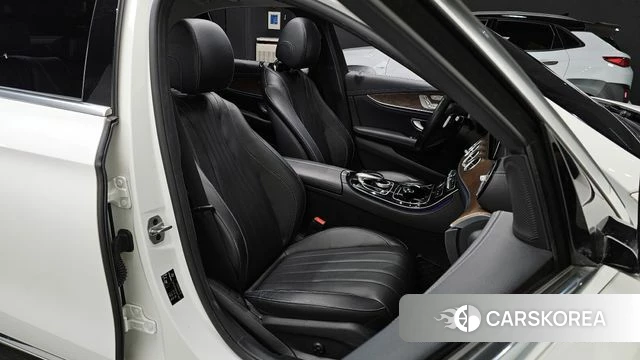 Mercedes-Benz E-Class W213 id 4251272 из Кореи 32