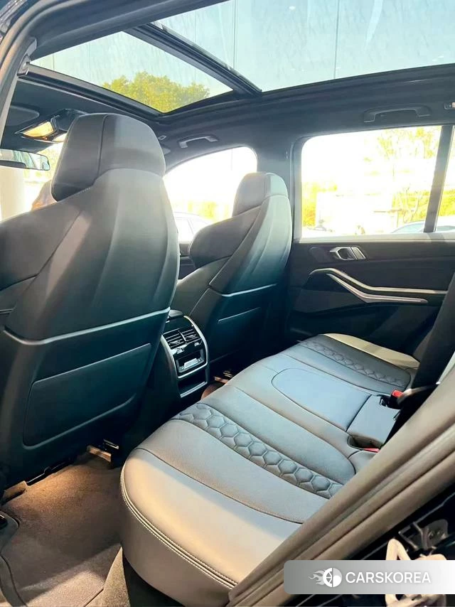 BMW X5 M id 4272521 из Китая 9