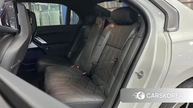 BMW 7 Series (G70) id 3775773 из Кореи 9