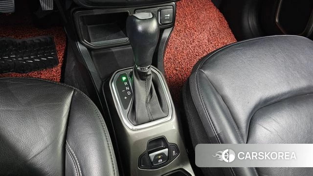 Jeep Renegade id 3844683 из Кореи 19