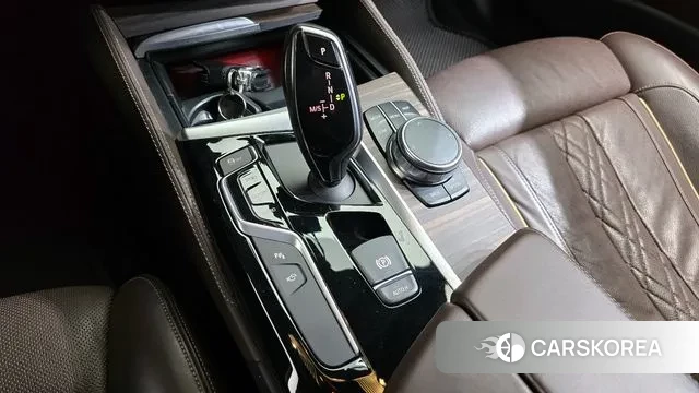 BMW 5 Series (G30) id 3484848 из Кореи 19