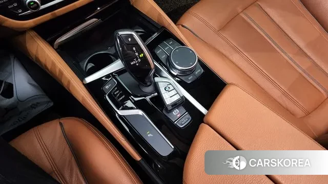 BMW 5 Series (G30) id 3050776 из Кореи 19