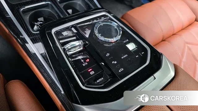 BMW 7 Series (G70) id 3695930 из Кореи 19