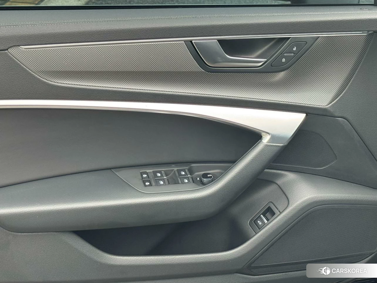 Audi A6L id 4510302 из Китая 19