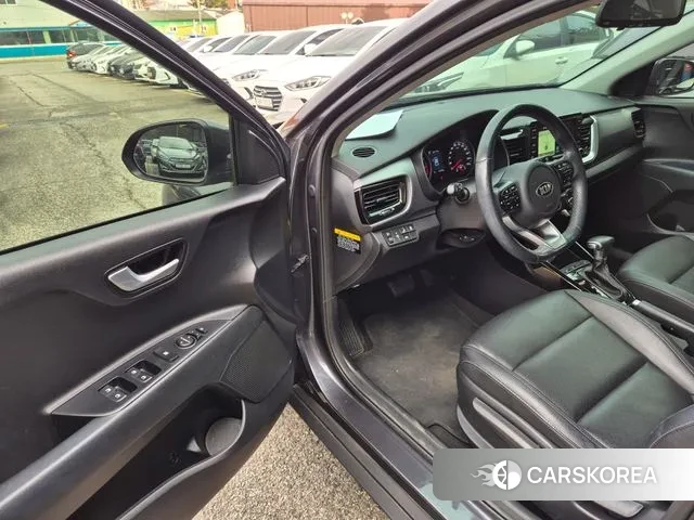 Kia Stonic id 3568655 из Кореи 19