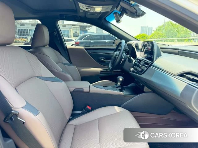 Lexus ES id 4261199 из Китая 11