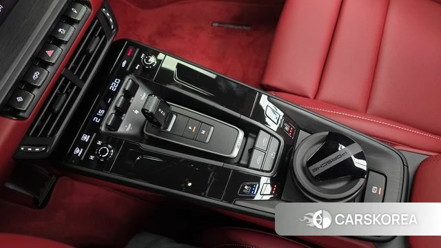 Porsche 911(992) id 4349112 из Кореи 31