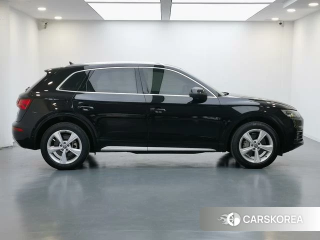 Audi Q5L id 4213181 из Китая 19