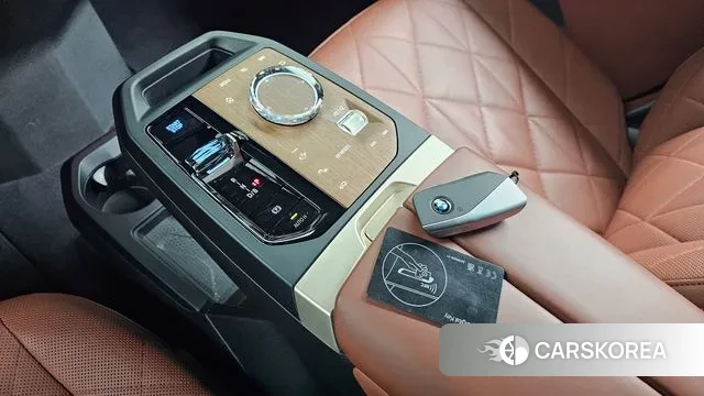 BMW iX id 3605632 из Кореи 19