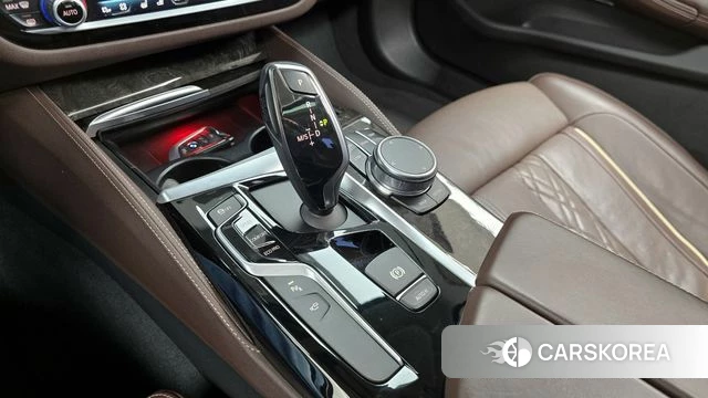 BMW 5 Series (G30) id 3834639 из Кореи 19