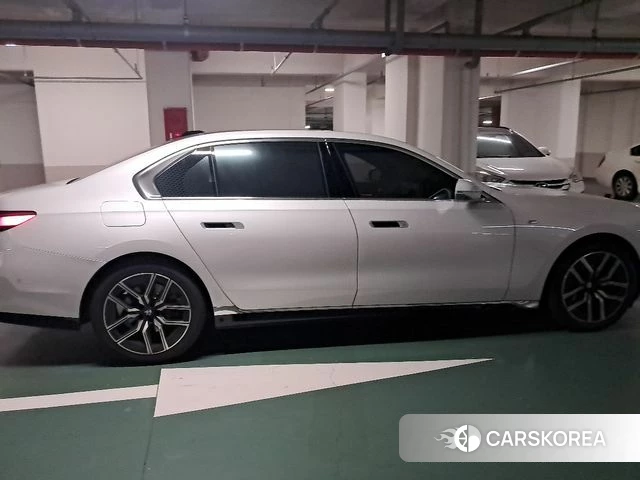 BMW 7 Series (G70) id 3841568 из Кореи 19