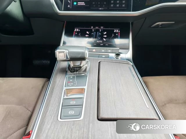 Audi A7L id 3939271 из Китая 9
