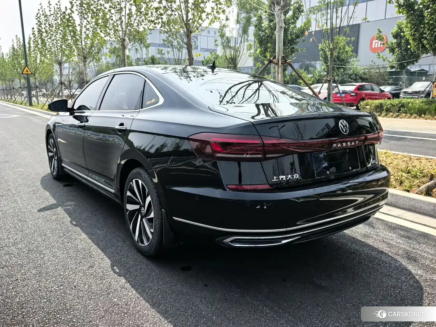 Volkswagen Passat id 4622275 из Китая 9
