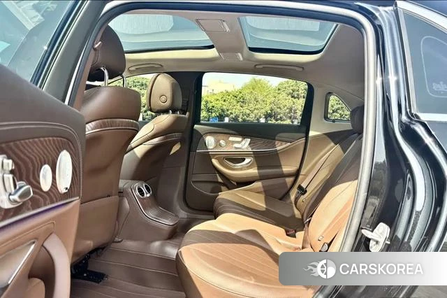 Mercedes-Benz E-class id 4297307 из Китая 9