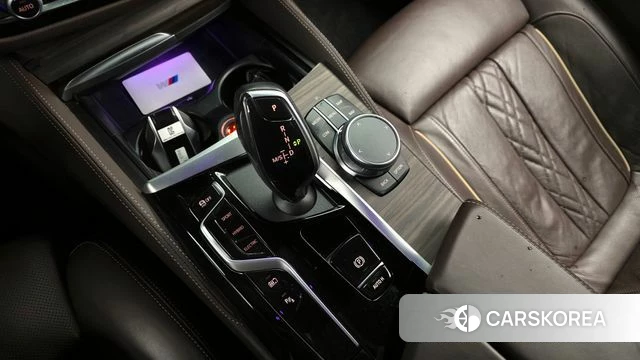 BMW 5 Series (G30) id 3807355 из Кореи 19