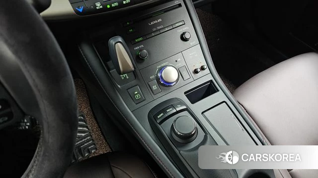 Lexus CT200h id 3899635 из Кореи 19