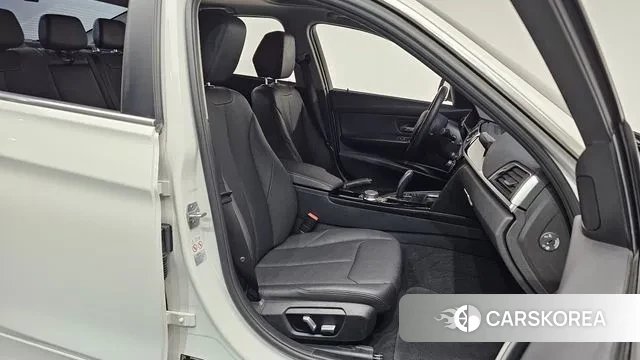 BMW 3 Series (F30) id 3375327 из Кореи 19