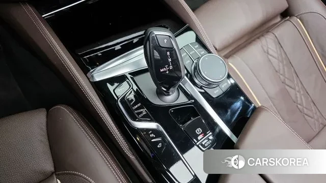 BMW 5 Series (G30) id 3273124 из Кореи 19