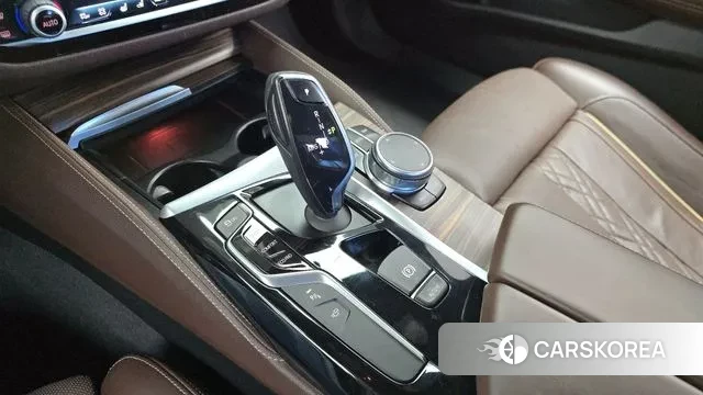 BMW 5 Series (G30) id 3742938 из Кореи 19