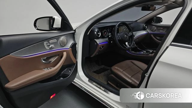 Mercedes-Benz E-Class W213 id 4295183 из Кореи 32