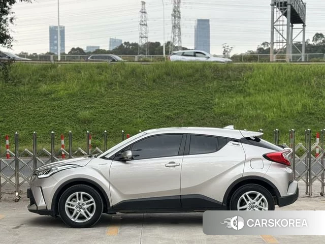 Toyota C-HR id 4263676 из Китая 21