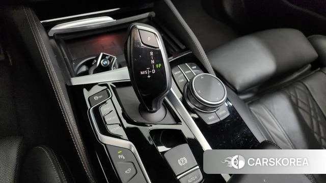 BMW 5 Series (G30) id 3879282 из Кореи 19