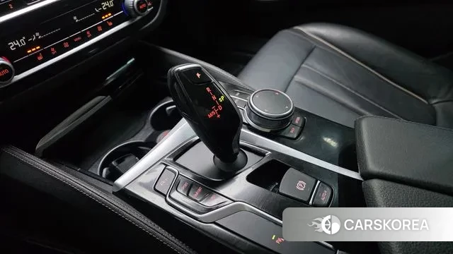 BMW 5 Series (G30) id 3748494 из Кореи 19