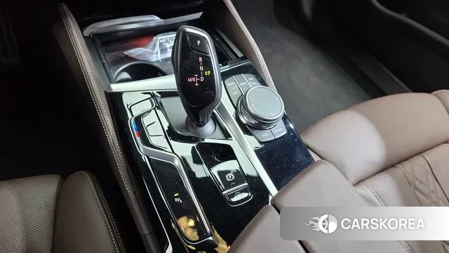 BMW 5 Series (G30) id 3680117 из Кореи 19