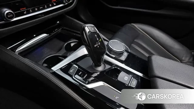 BMW 5 Series (G30) id 3789731 из Кореи 19