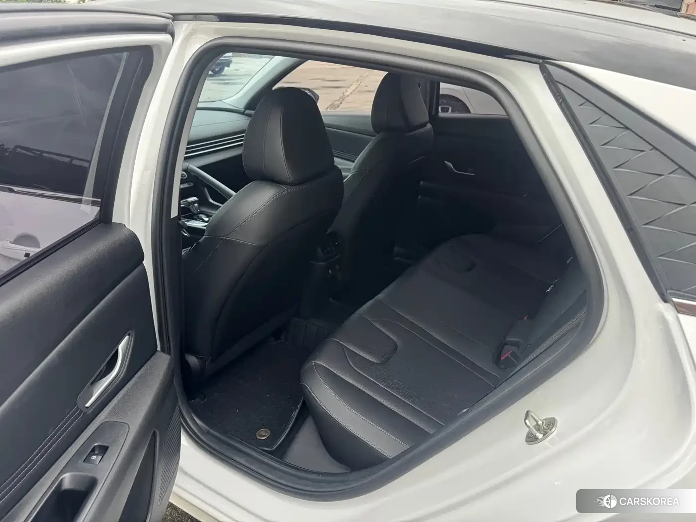 Hyundai Elantra id 4654553 из Китая 9