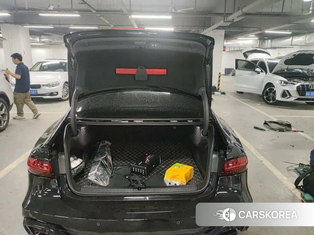 Audi A7L id 4353203 из Китая 9