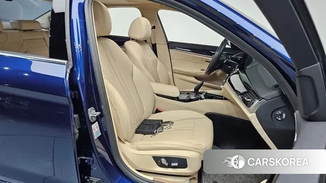 BMW 5 Series (G30) id 3356524 из Кореи 19