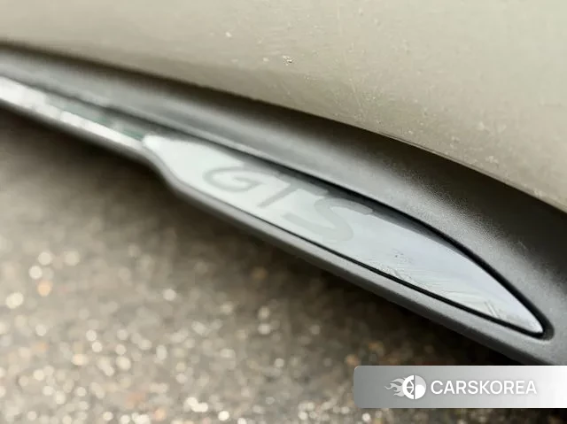 Porsche Taycan id 3734925 из Кореи 17