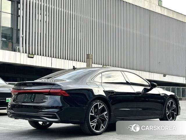 Audi A7L id 4300022 из Китая 9