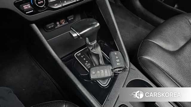 Kia Niro id 3004905 из Кореи 19