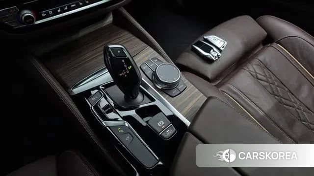 BMW 5 Series (G30) id 3514765 из Кореи 19